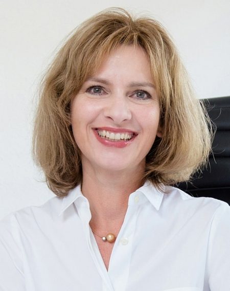 Carola Wyrich, Sekretariat